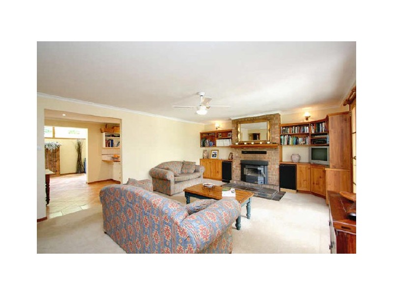 7 Fourth Avenue, Bridgewater SA 5155