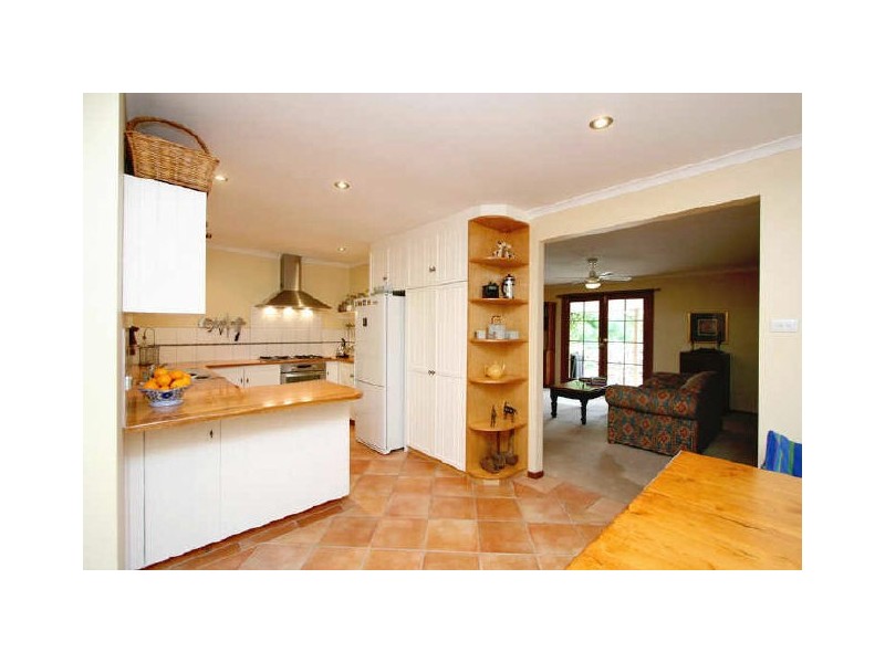 7 Fourth Avenue, Bridgewater SA 5155