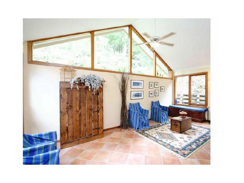 7 Fourth Avenue, Bridgewater SA 5155