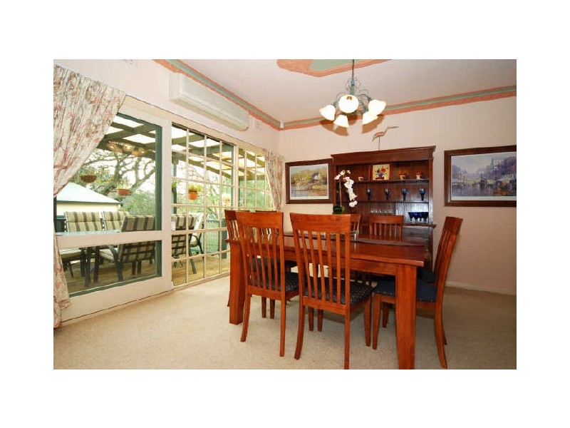 9 Pine Avenue, Hahndorf SA 5245