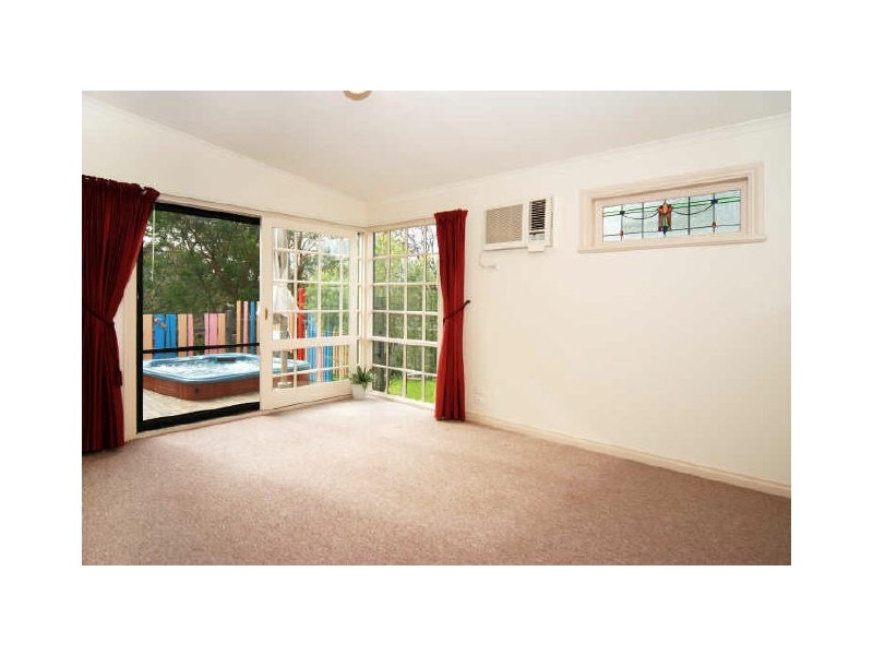 9 Pine Avenue, Hahndorf SA 5245