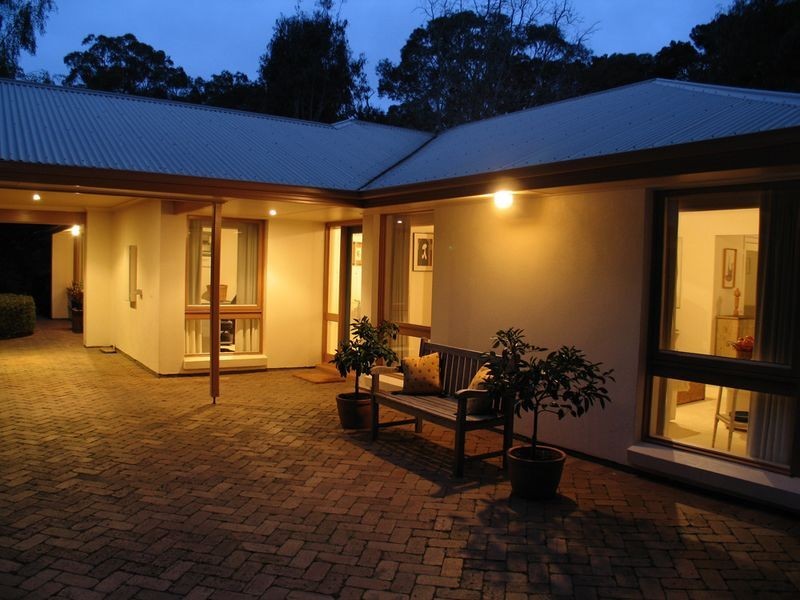 15 Rostrevor Road, Stirling SA 5152