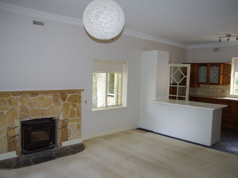 12 Devon Ave, Stirling SA 5152