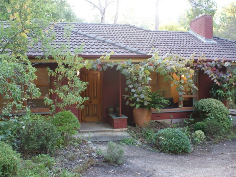 14 Devon Ave, Stirling SA 5152