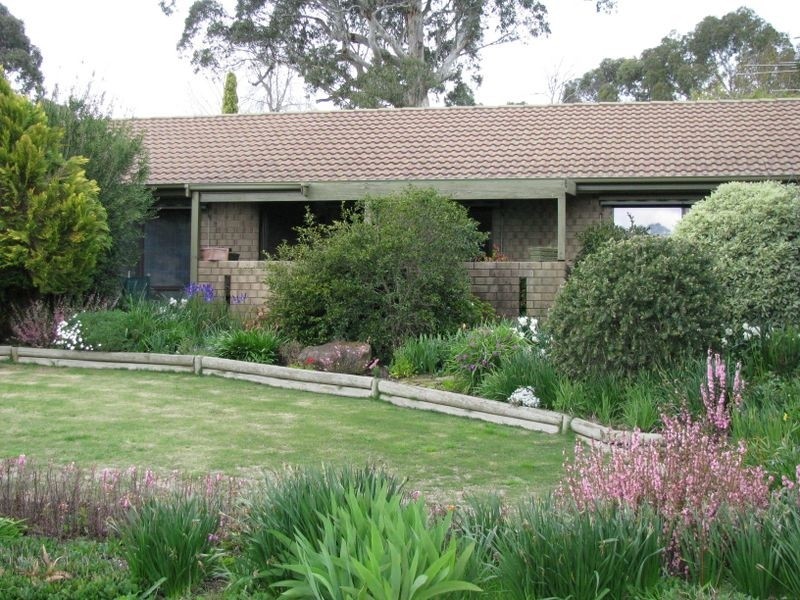 8 Nitschke Drive, Hahndorf SA 5245