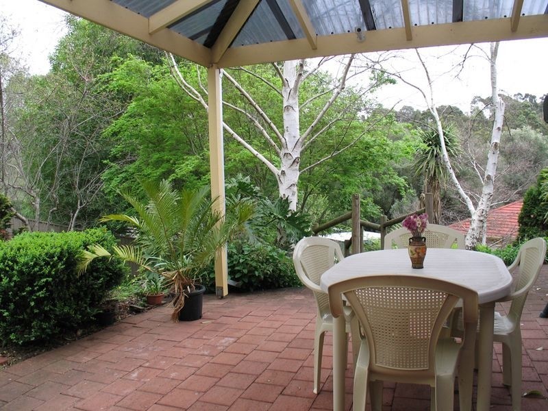 8 Heather Drive, Coromandel Valley SA 5051