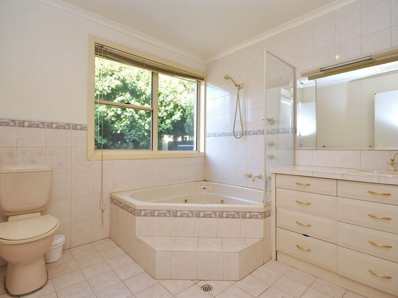8 Lionel Drive, Aldgate SA 5154