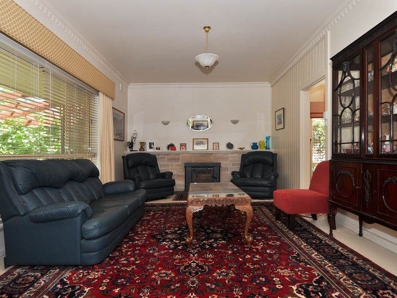 4 Kalmia Avenue, Crafers SA 5152