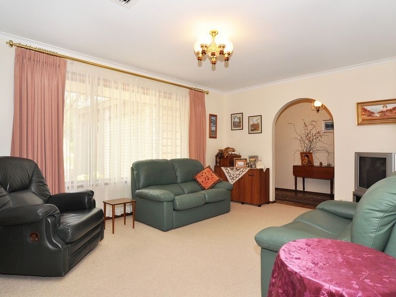 68 Emmett Road, Crafers West SA 5152