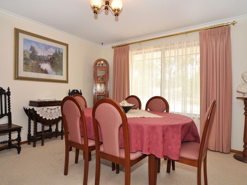 68 Emmett Road, Crafers West SA 5152