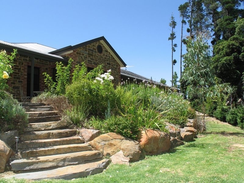 4 Suffolk Road, Aldgate SA 5154