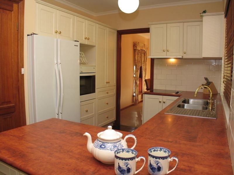 4 Somerset Road, Aldgate SA 5154