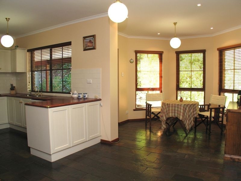 4 Somerset Road, Aldgate SA 5154