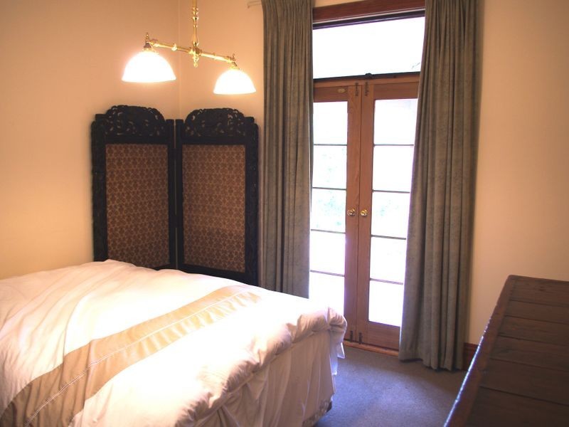 4 Oakbank St, Stirling SA 5152