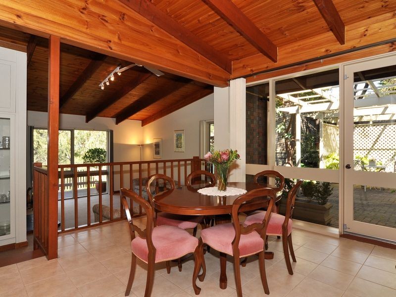 76 Gleneagles Rd, Mount Osmond SA 5064