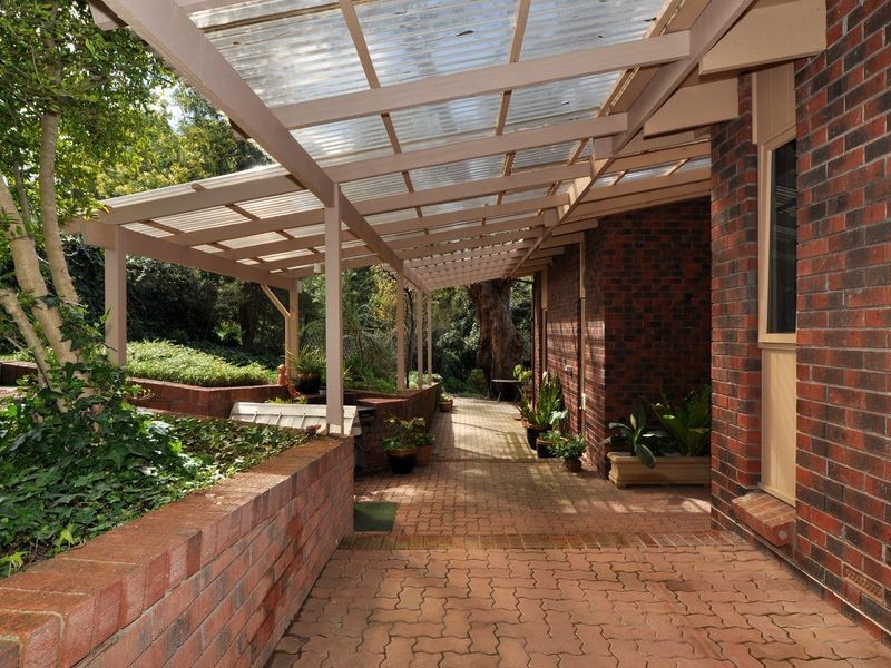76 Gleneagles Rd, Mount Osmond SA 5064