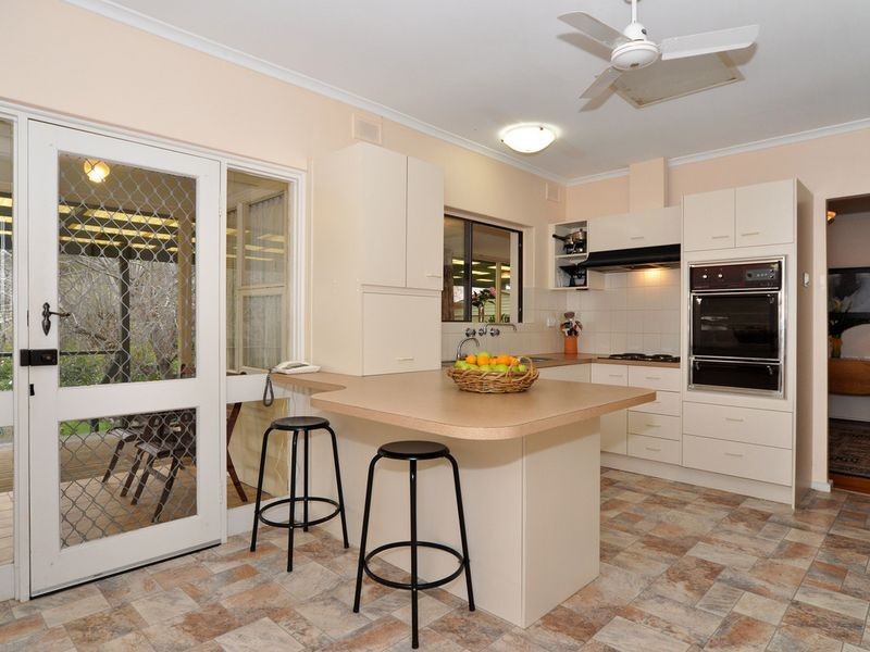 35 Lesley Crescent, Crafers SA 5152