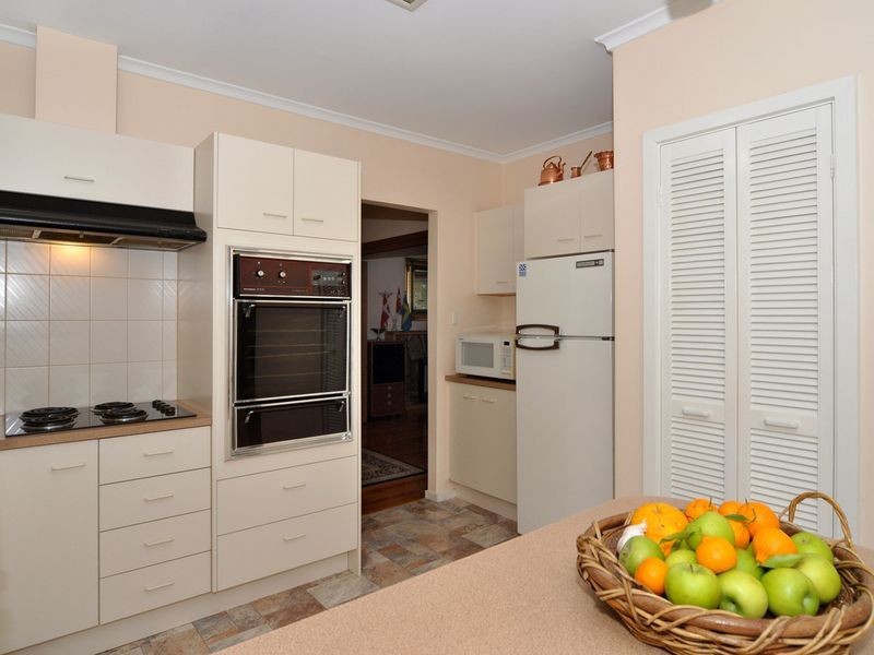 35 Lesley Crescent, Crafers SA 5152