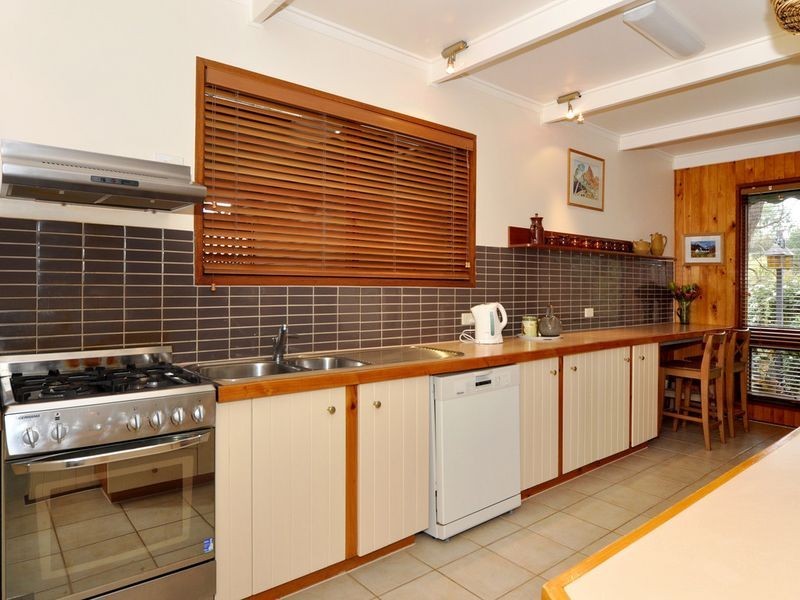 16 First Avenue, Bridgewater SA 5155