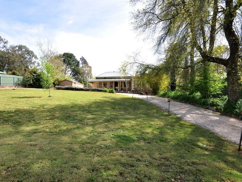 12 Milford Avenue, Stirling SA 5152