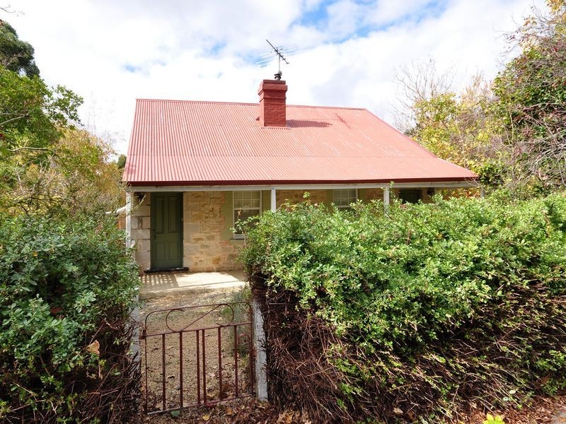 11 Pine Street, Stirling SA 5152