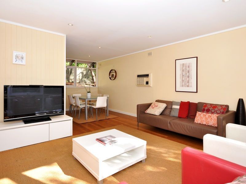 43 Mountbatten Rd, Bellevue Heights SA 5050