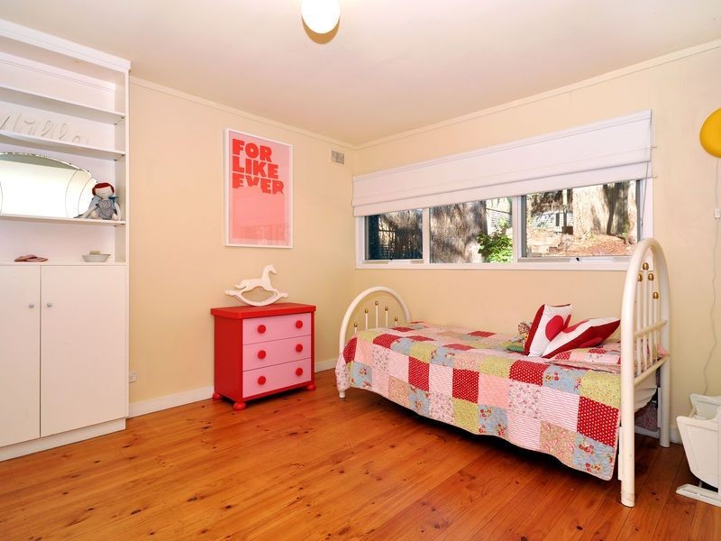 43 Mountbatten Rd, Bellevue Heights SA 5050