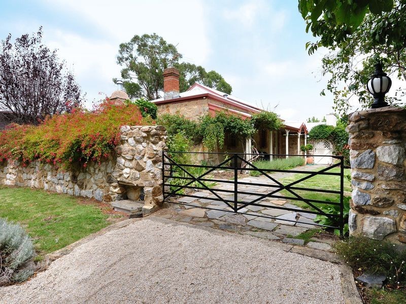 24 Rostrevor Road, Crafers West SA 5152