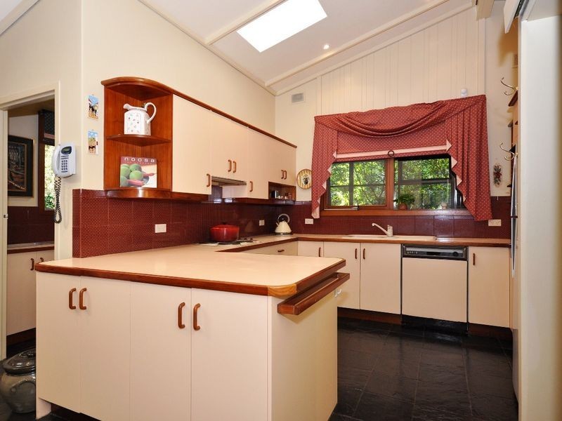 11 Kanyaka Road, Aldgate SA 5154