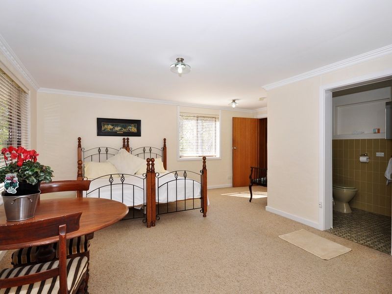 6 Gould Road, Stirling SA 5152