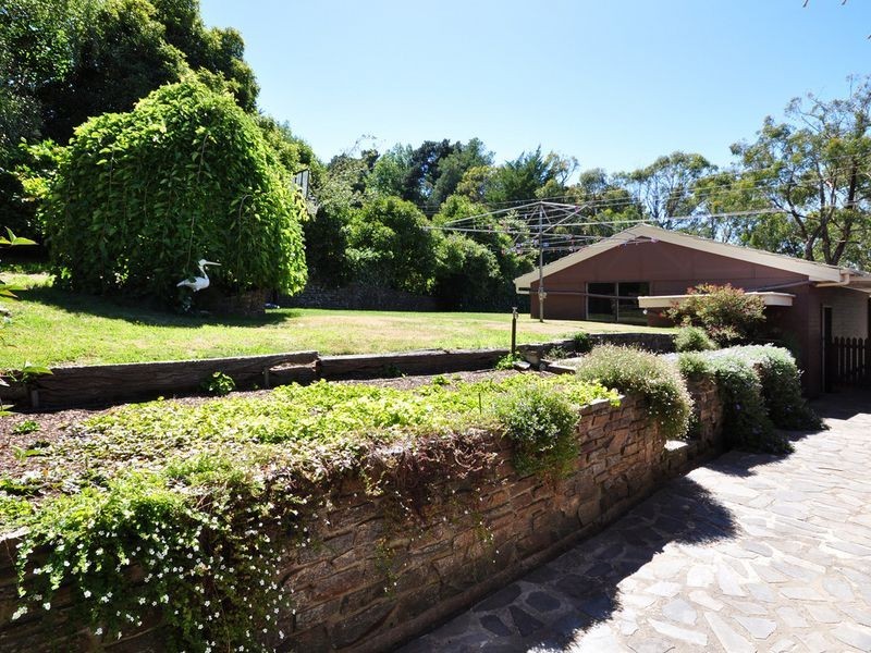 6 Gould Road, Stirling SA 5152