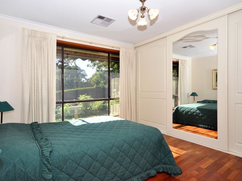 7 Devon Avenue, Stirling SA 5152