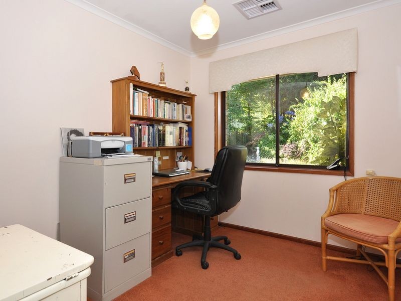 7 Devon Avenue, Stirling SA 5152