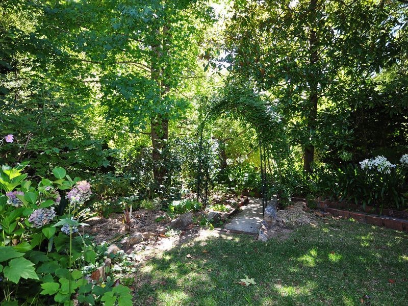 7 Devon Avenue, Stirling SA 5152