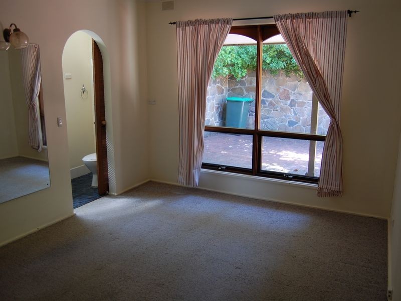 33 Second Avenue, Bridgewater SA 5155