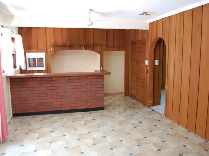 33 Second Avenue, Bridgewater SA 5155