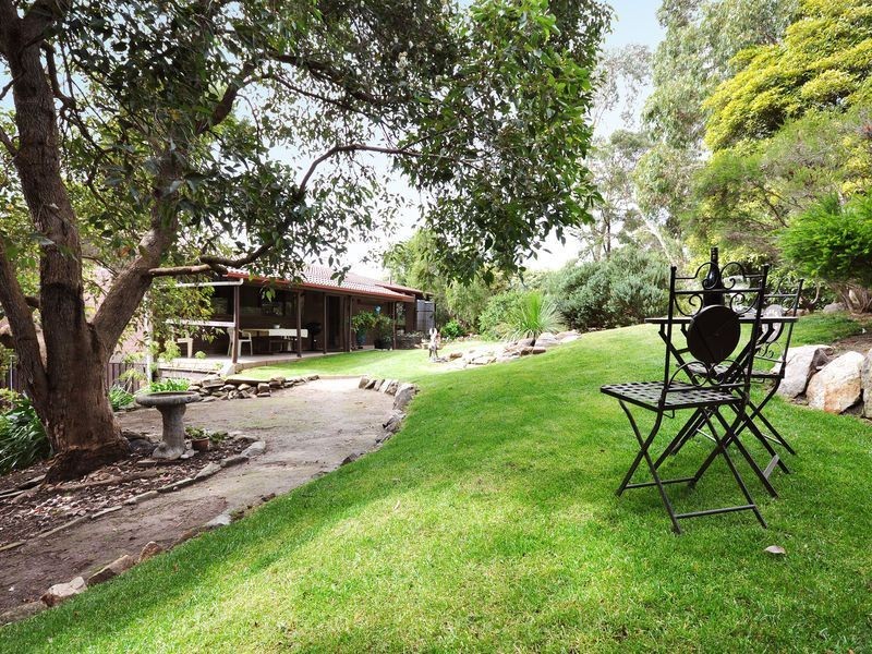 381 Cherry Gardens Rd, Cherry Gardens SA 5157