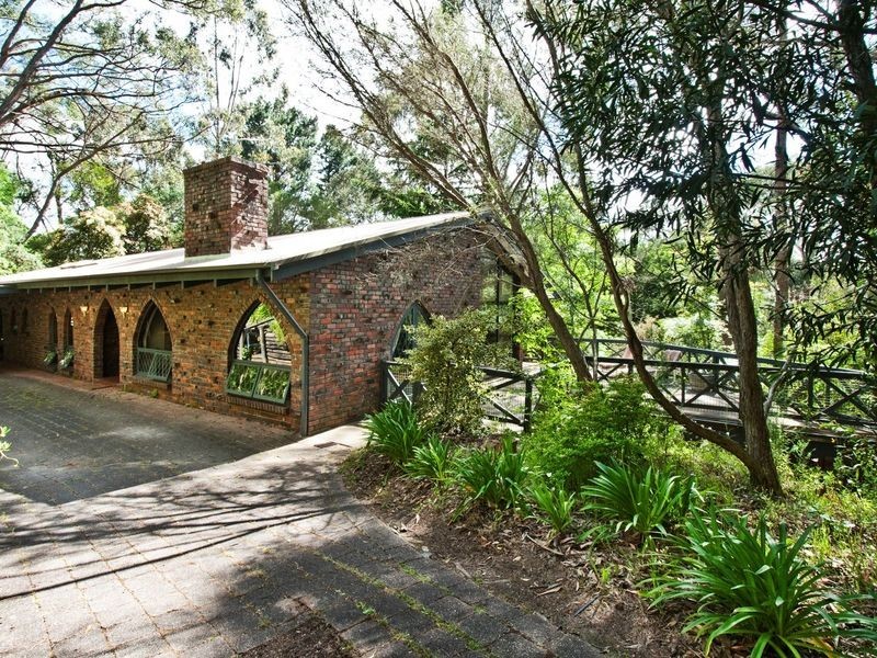 11 Rossiter Road, Stirling SA 5152