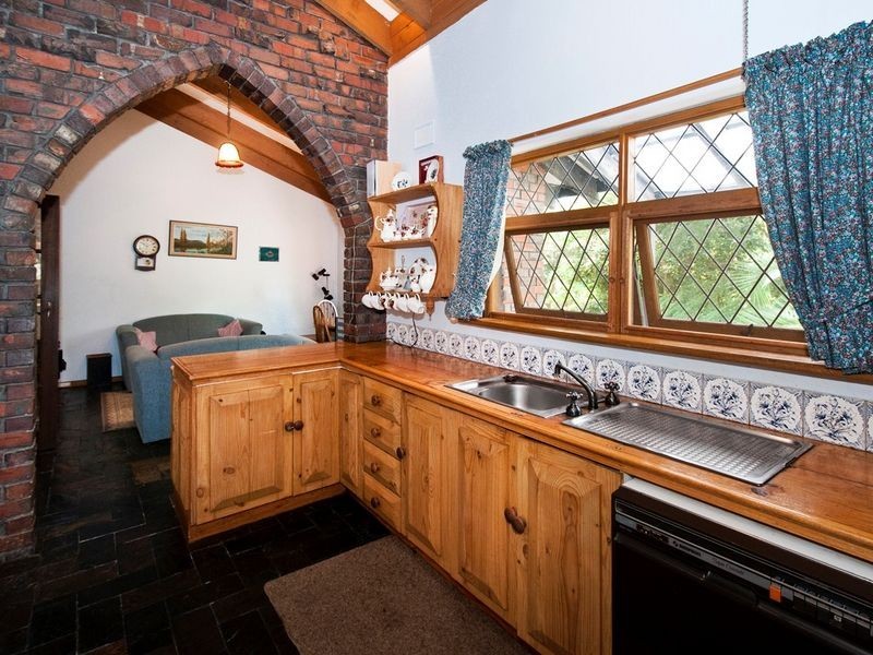 11 Rossiter Road, Stirling SA 5152