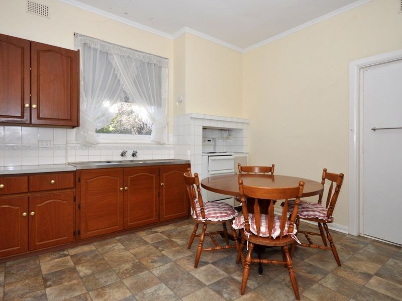 5 Devon Avenue, Stirling SA 5152