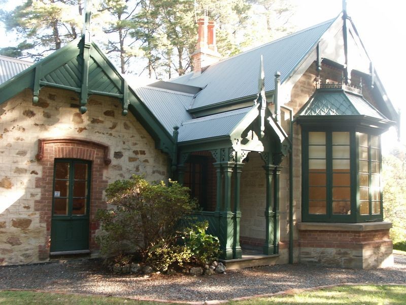 21 Pine St, Stirling SA 5152