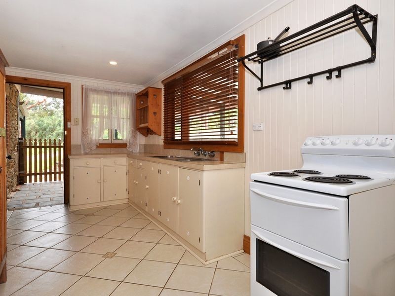 2 Nicolle Drive, Coromandel Valley SA 5051