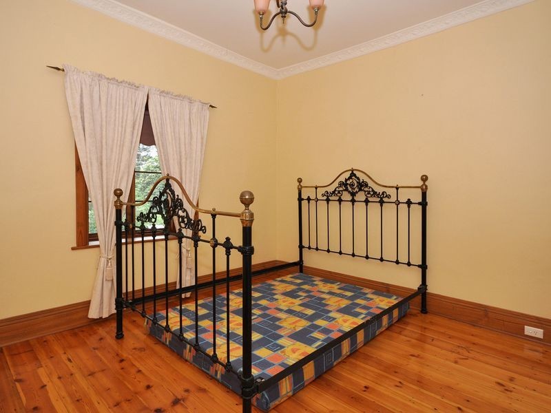 2 Nicolle Drive, Coromandel Valley SA 5051