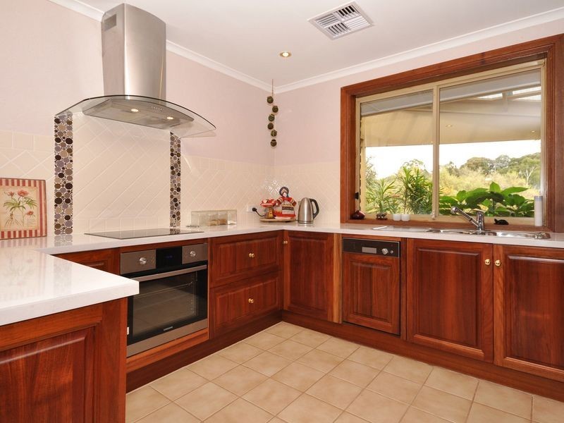 8 Heather Drive, Coromandel Valley SA 5051