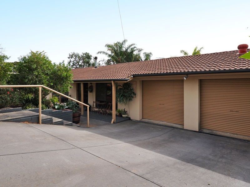 33 Tania Drive, Aberfoyle Park SA 5159
