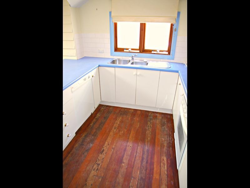 16 Princes Avenue, Crafers West SA 5152