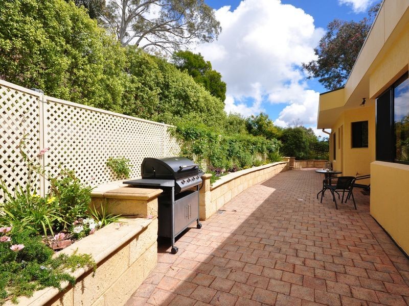 8 Crowsnest Court, Coromandel Valley SA 5051