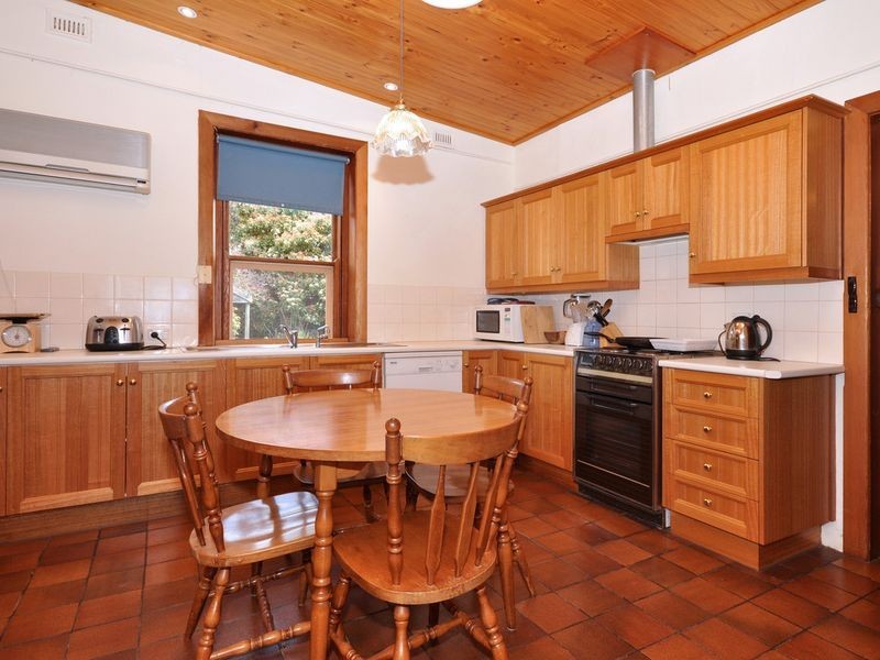 9 Victoria Street, Hahndorf SA 5245