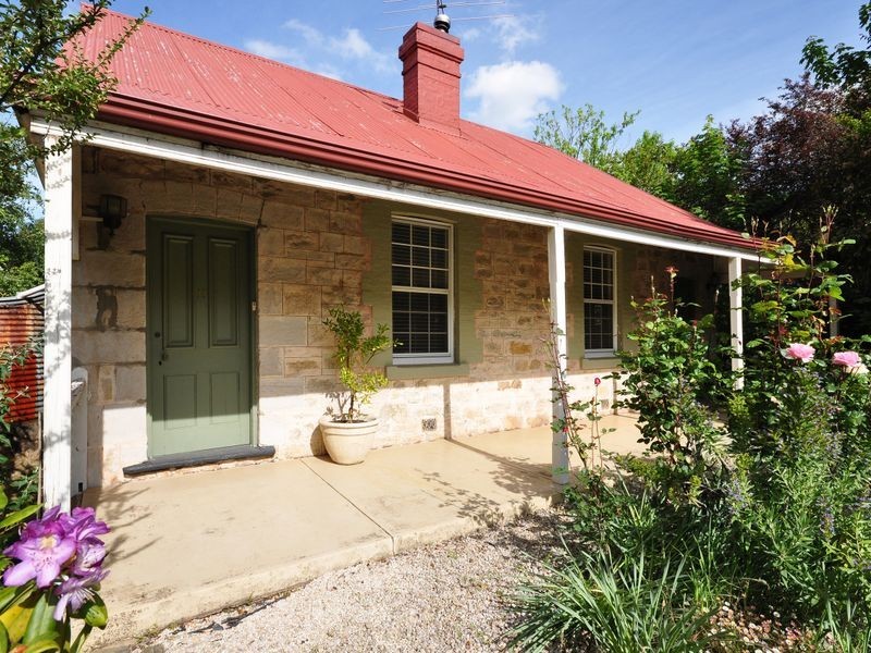 11 Pine Street, Stirling SA 5152
