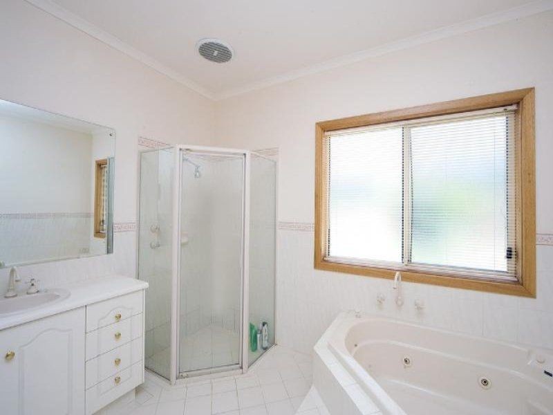 11 Corella Ave, Chandlers Hill SA 5159